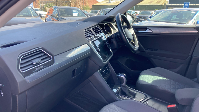 Volkswagen Tiguan 1.5 TSI 150 Life 5dr DSG Petrol Estate